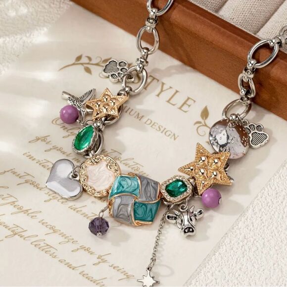 🩵 Betsey Johnson stunning novelty charm necklace 🩵 - Picture 4 of 7